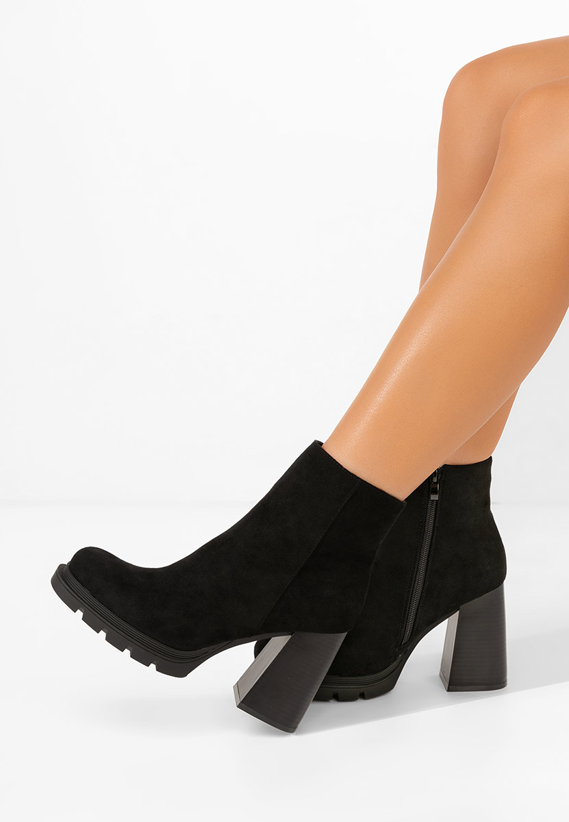 Neolia v2 fekete bokacsizma vastag sarokkal