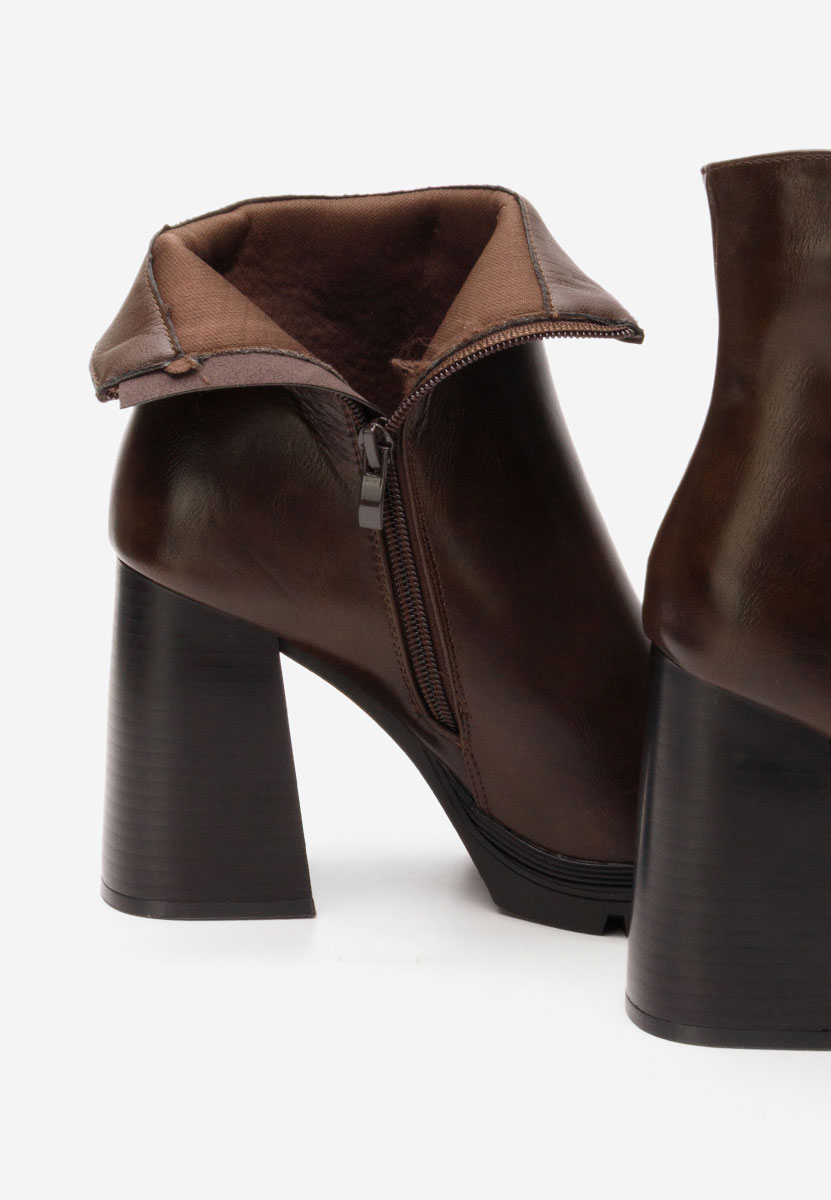 Neolia barna bokacsizma vastag sarokkal