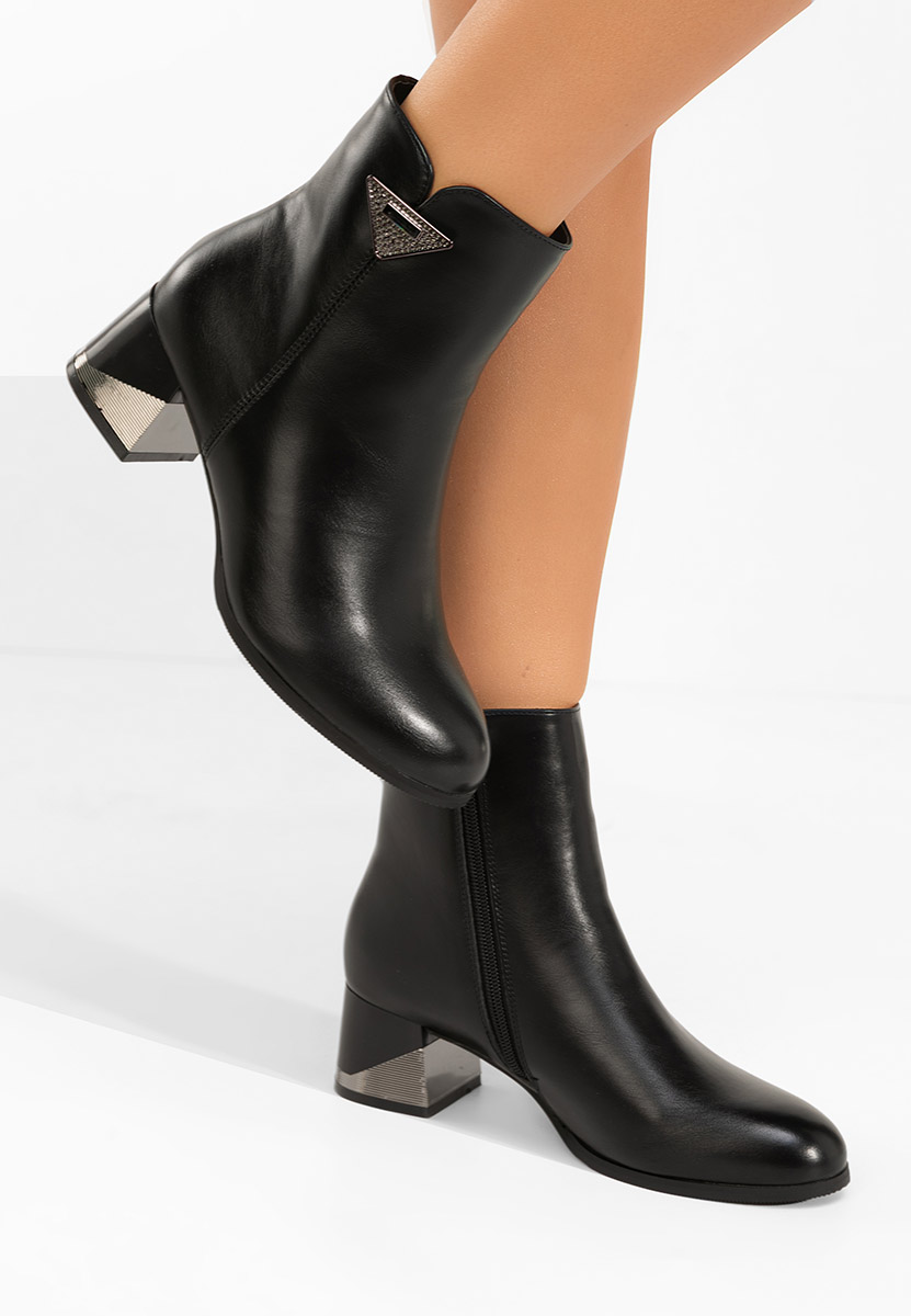 Velisara fekete bokacipő vastag sarokkal