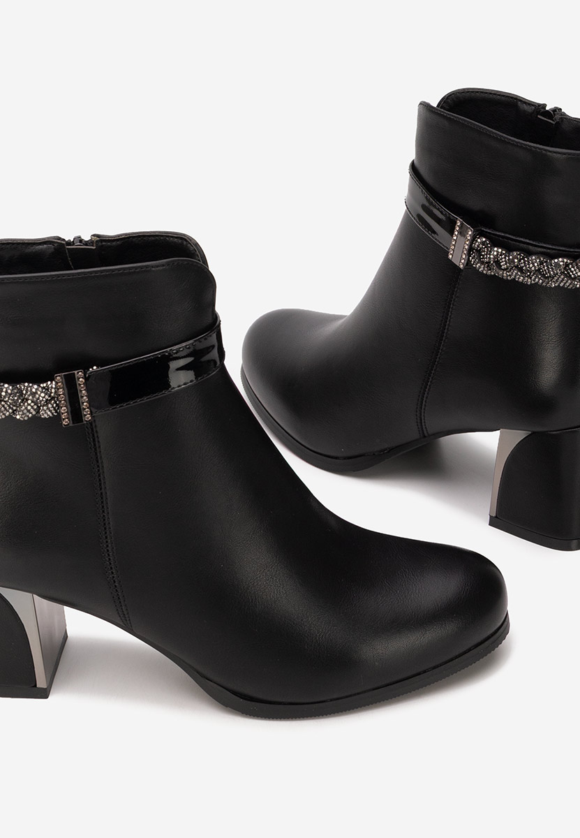 Delivora fekete bokacipő vastag sarokkal