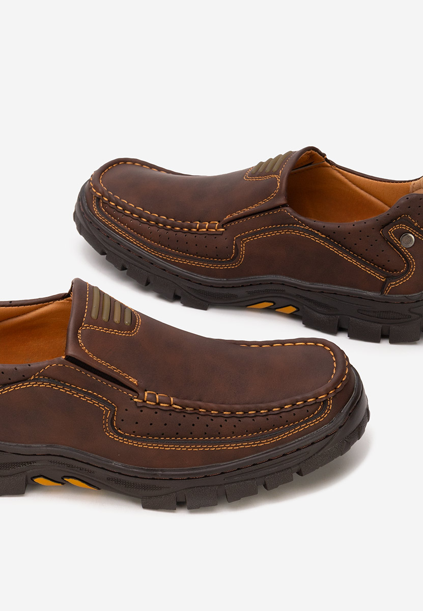 Alveron barna férfi félcipő