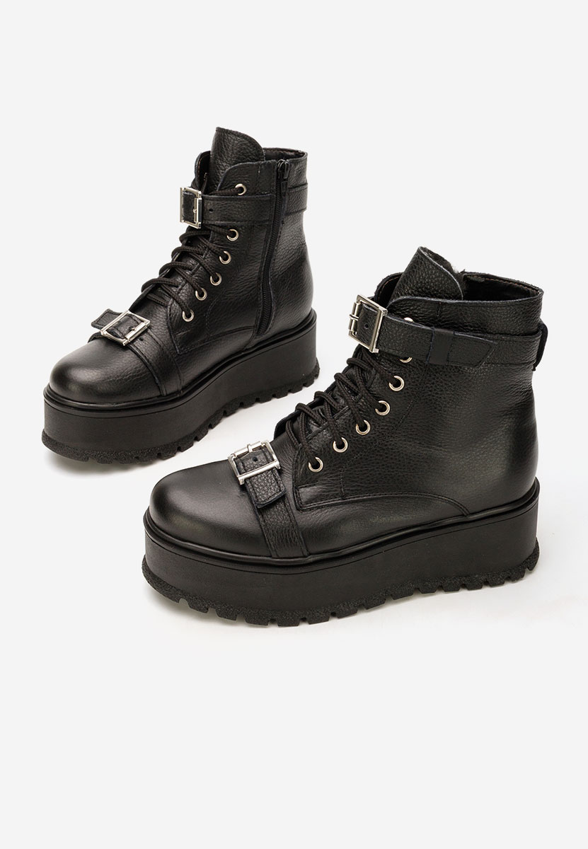 Astrid v5 fekete telitalpú platform bokacsizma