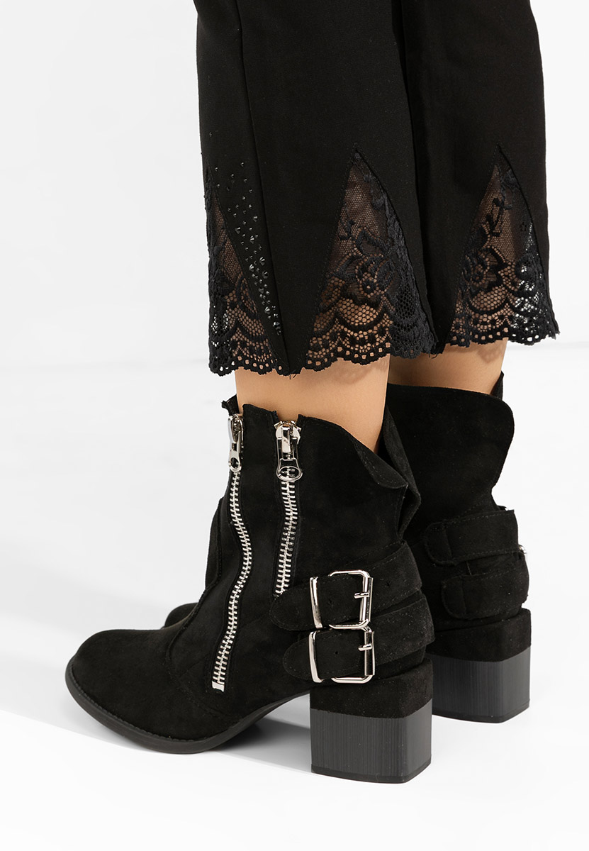 Laroya v5 fekete bokacipő vastag sarokkal
