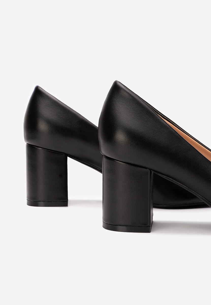 Brivara fekete vastag sarkú magassarkú 