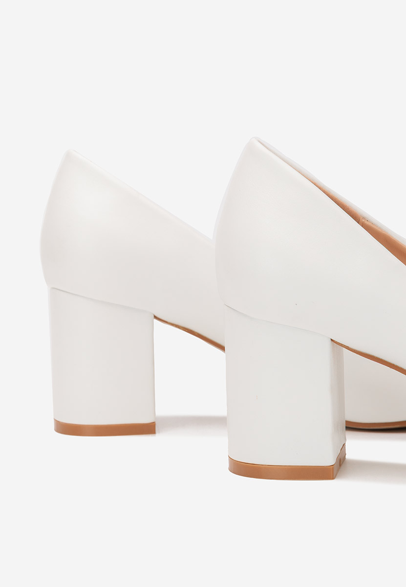 Brivara fehér vastag sarkú magassarkú 