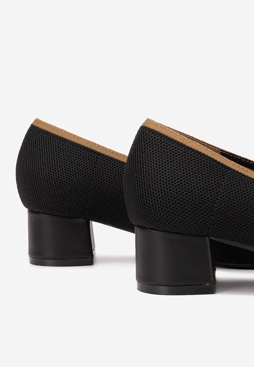 Dianey fekete alacsony sarkú körömcipő