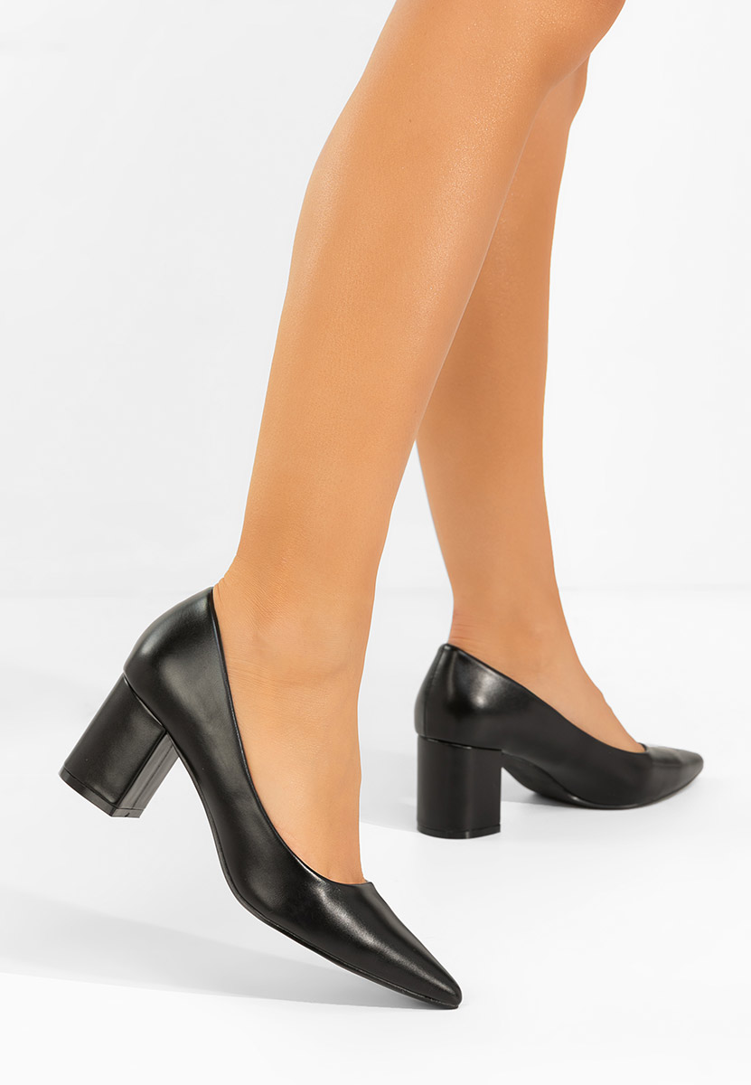 Brivara fekete vastag sarkú magassarkú 