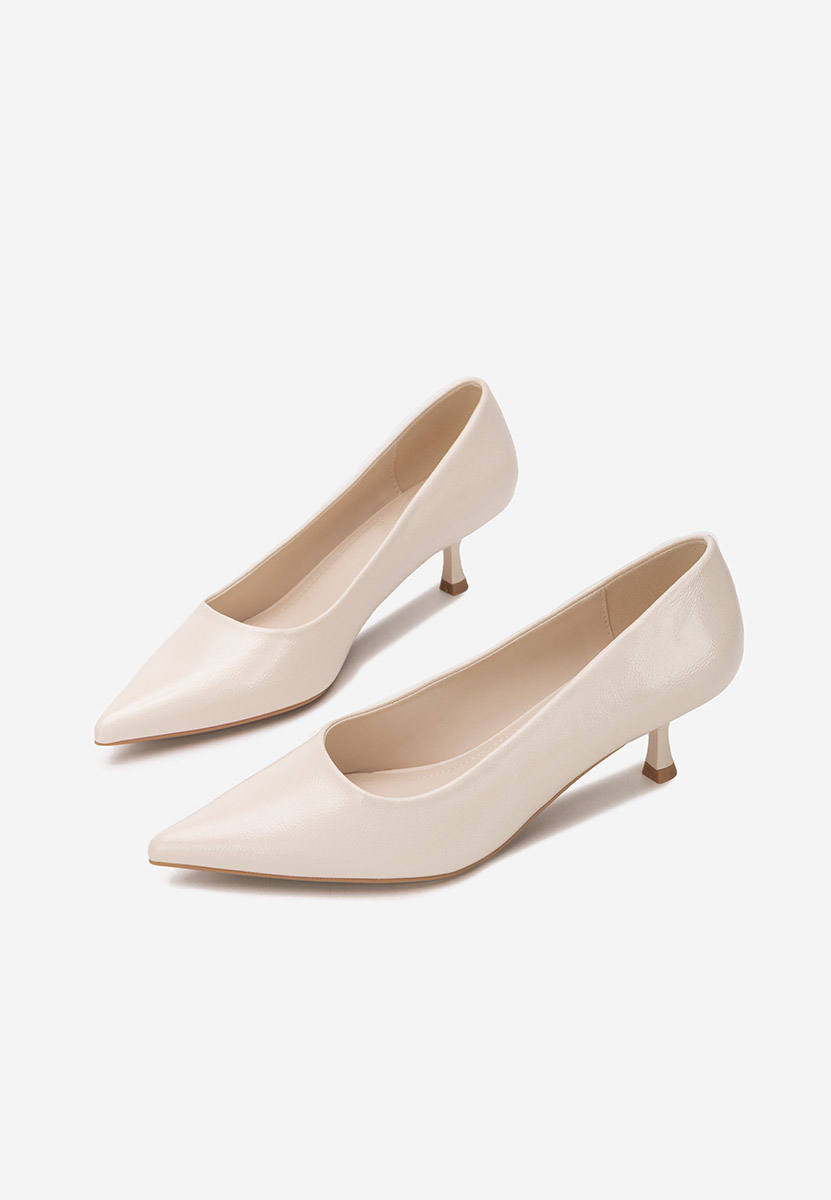 Dianela bézs alacsony sarkú körömcipő