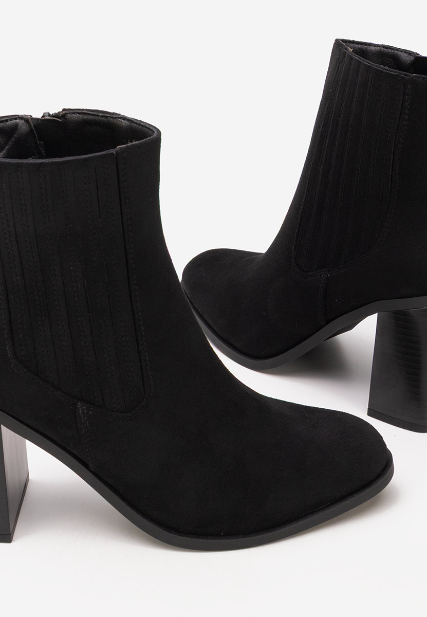 Elowyn fekete bokacsizma vastag sarokkal