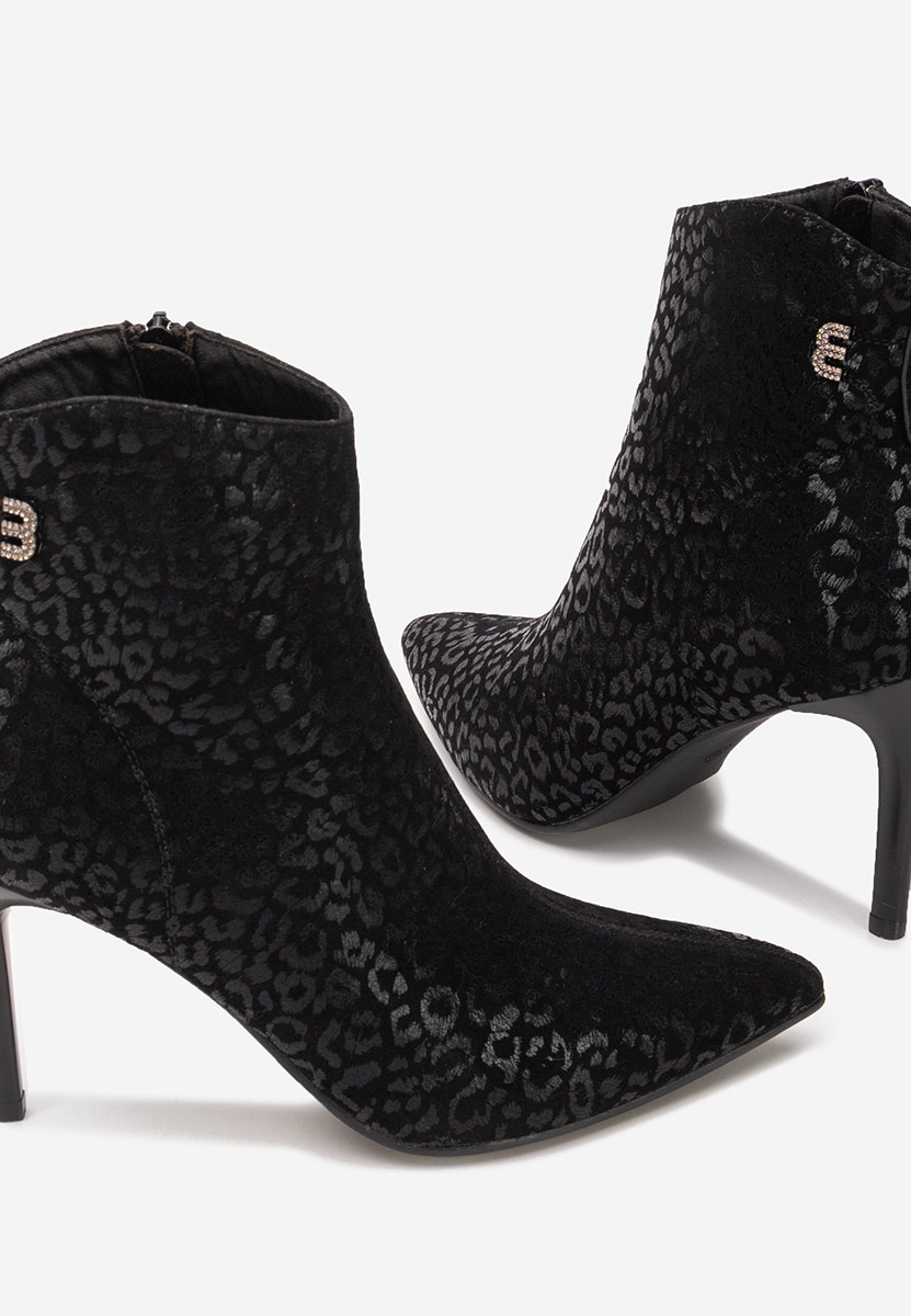 Vanessia fekete tűsarkú bokacipő