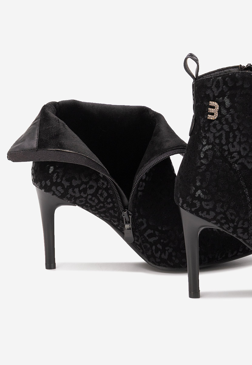 Vanessia fekete tűsarkú bokacipő