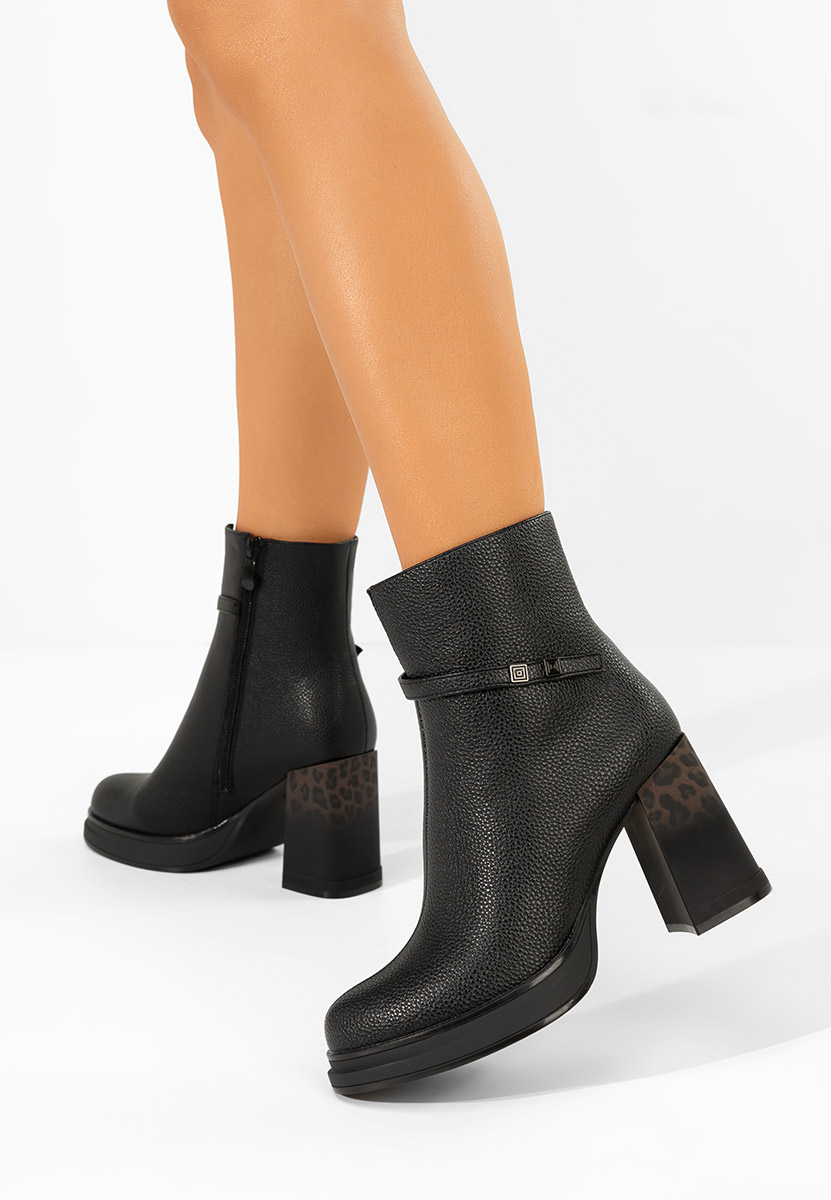 Rannia fekete bokacipő vastag sarokkal