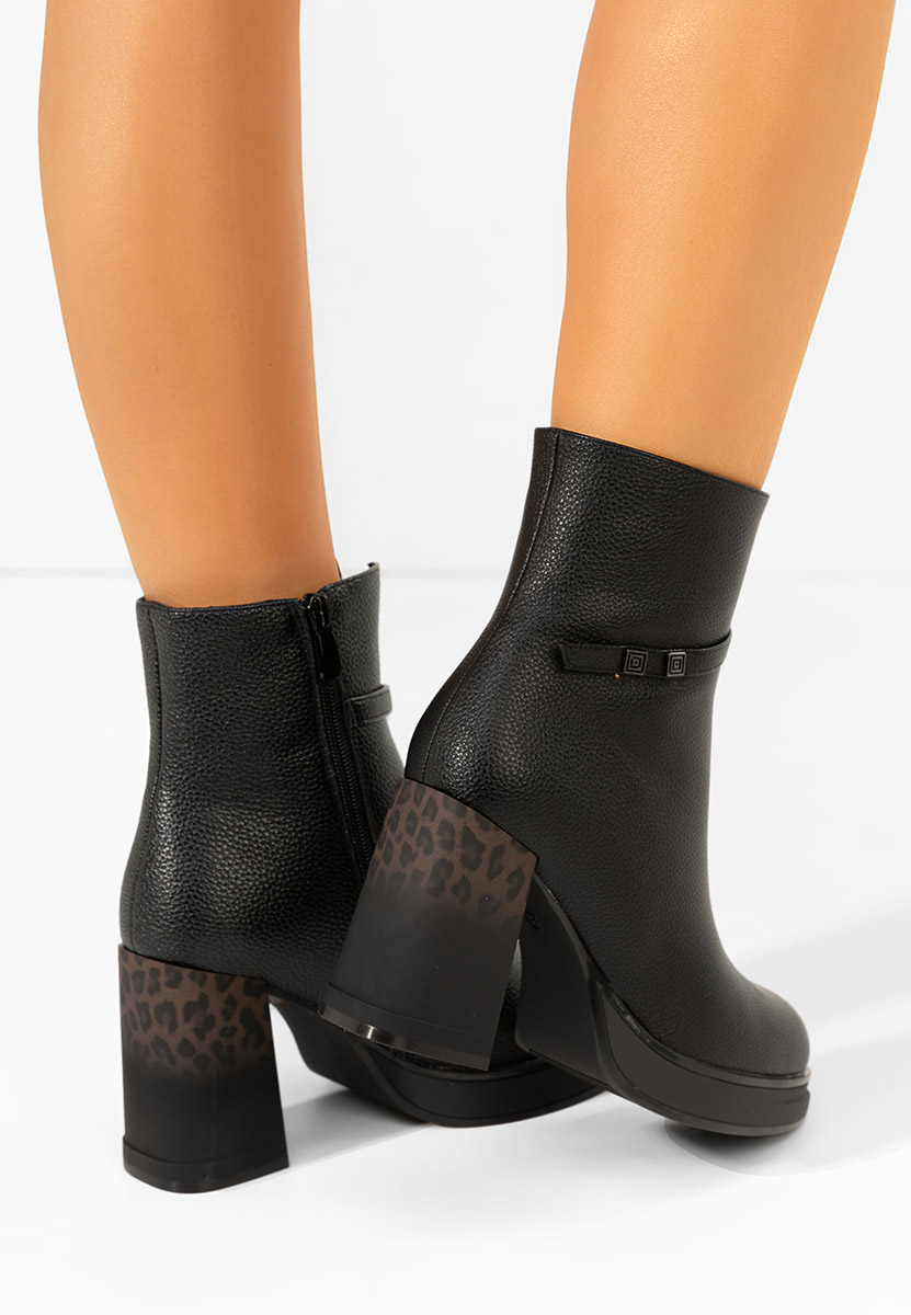 Rannia fekete bokacipő vastag sarokkal