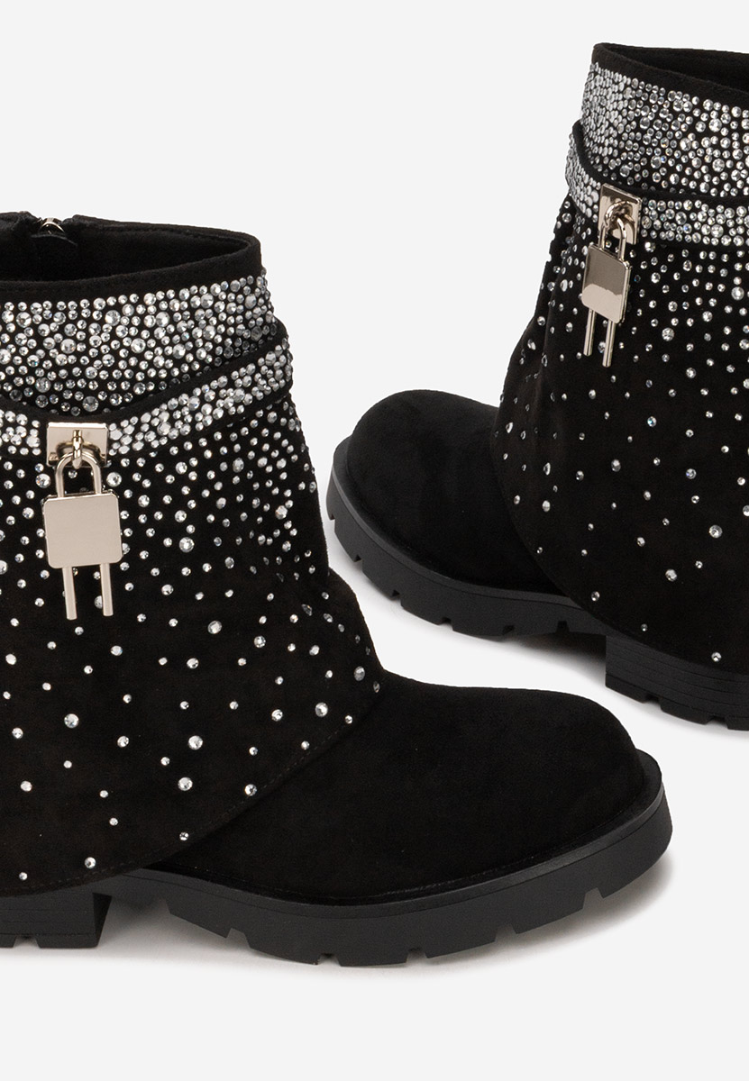 Nevira fekete rövid szárú csizma