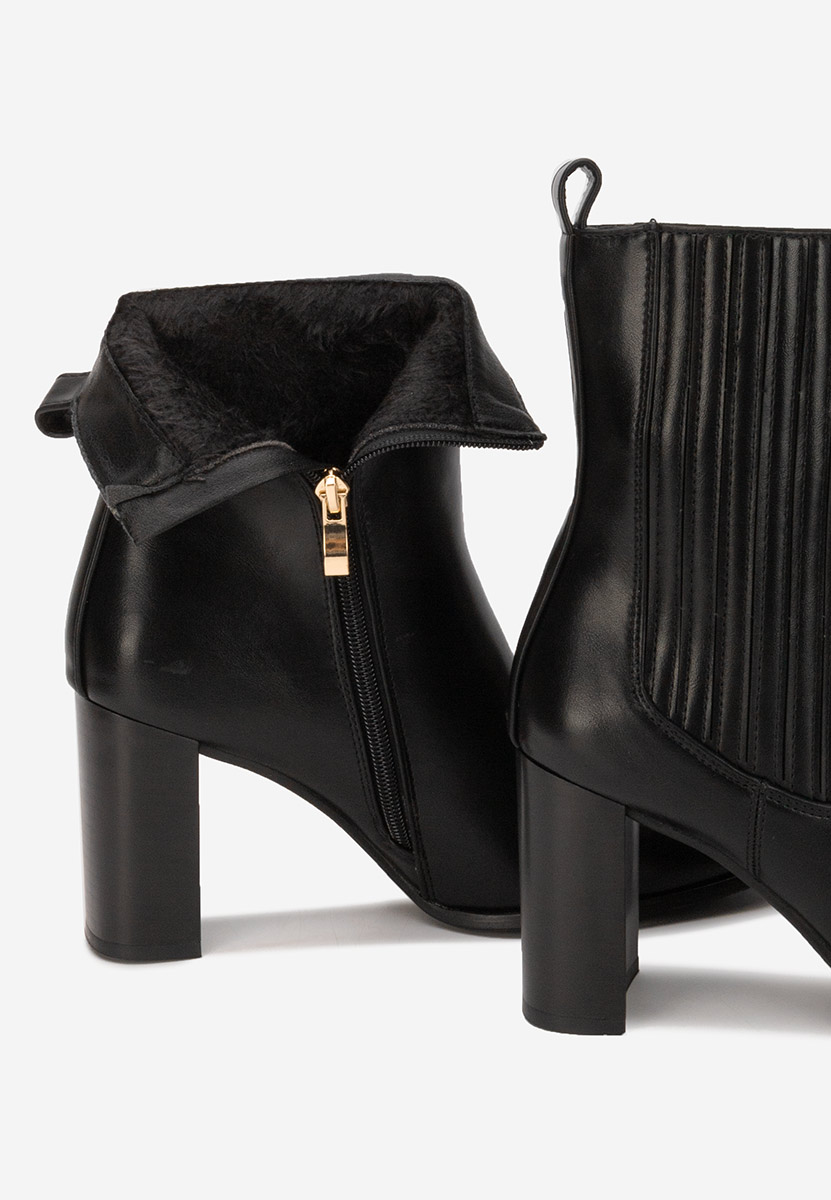 Kalisa fekete bokacsizma vastag sarokkal