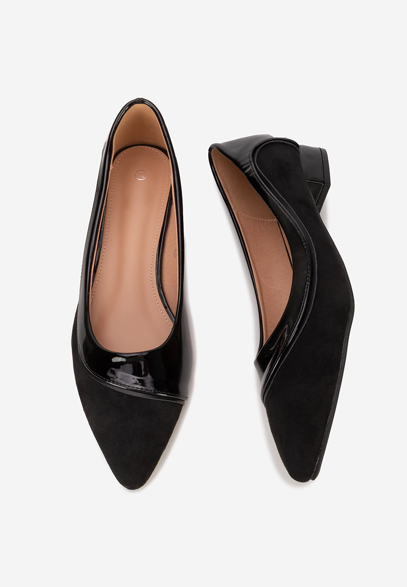 Casildia fekete alacsony sarkú körömcipő