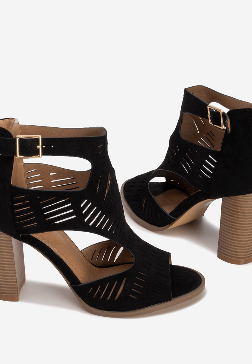 Cassey fekete vastag sarkú szandál 
