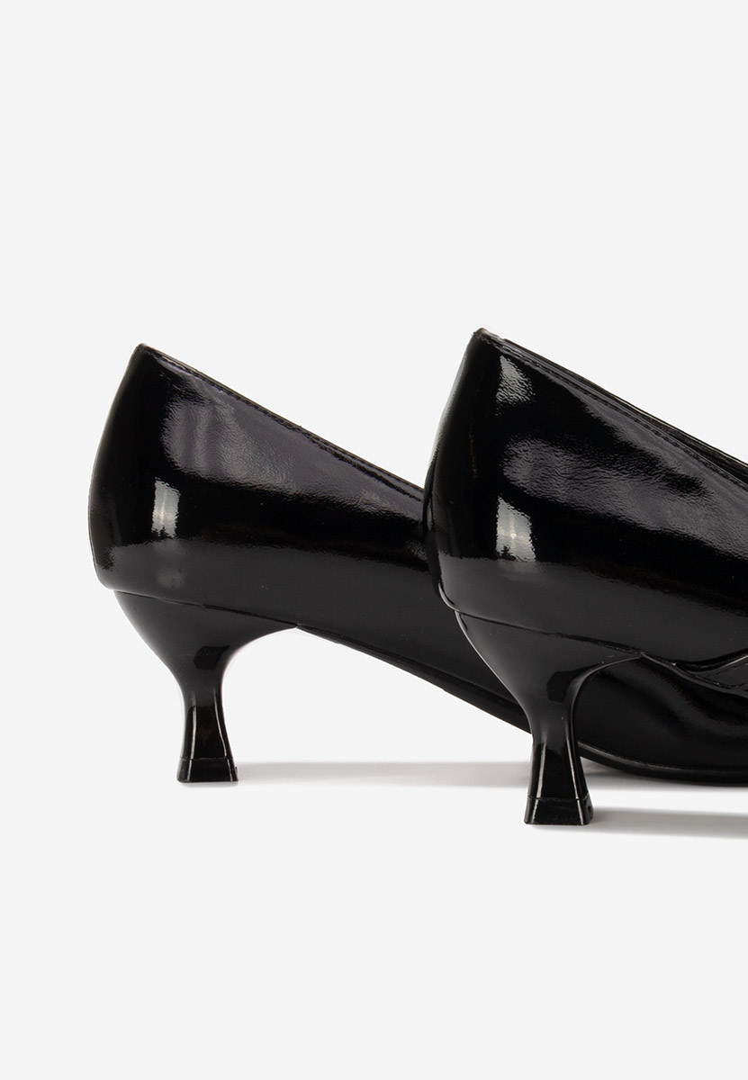 Marcella fekete tűsarkú cipő 