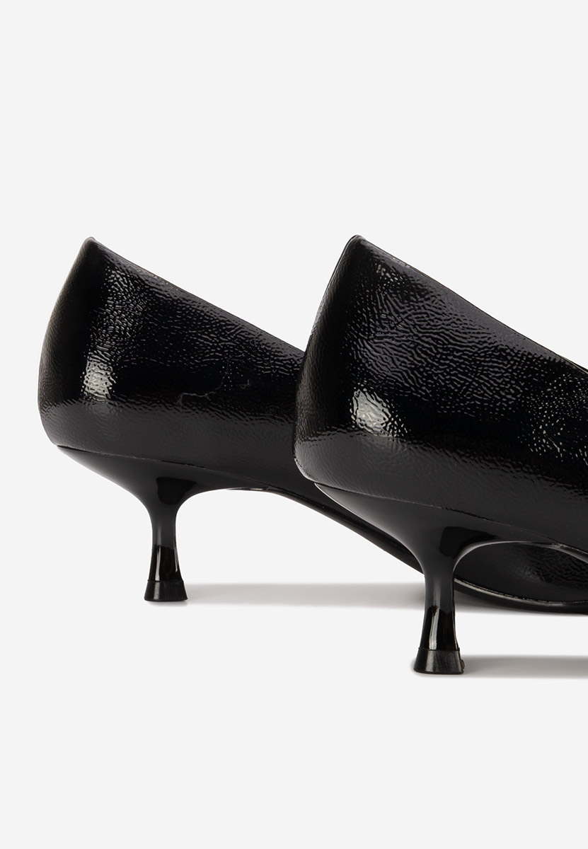 Dianela fekete alacsony sarkú körömcipő