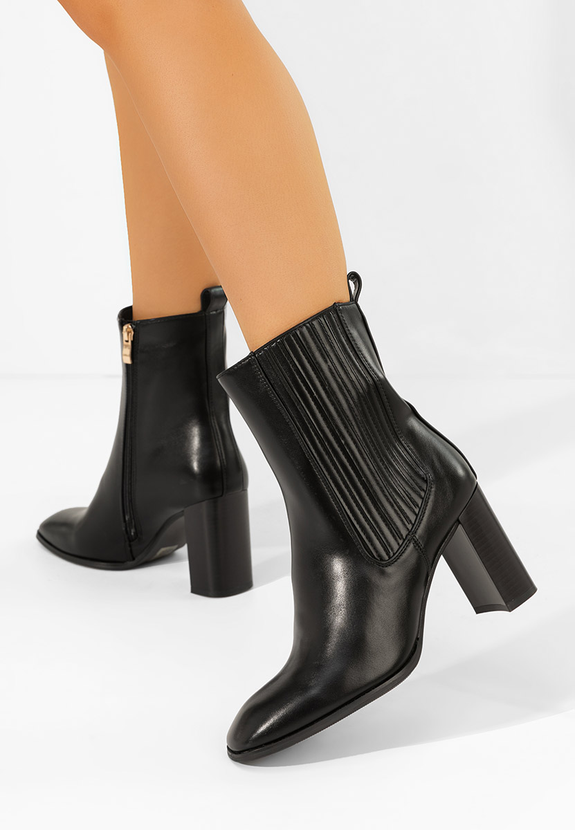 Kalisa fekete bokacsizma vastag sarokkal