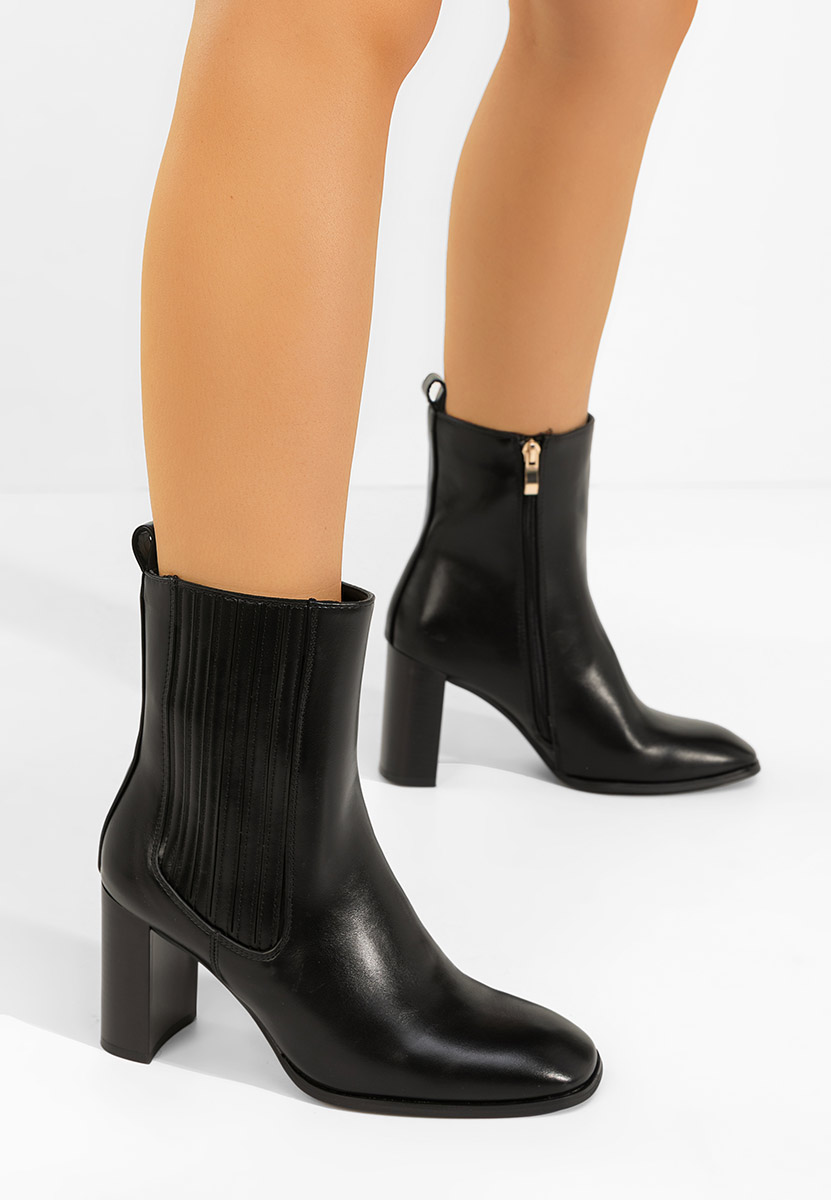 Kalisa fekete bokacsizma vastag sarokkal