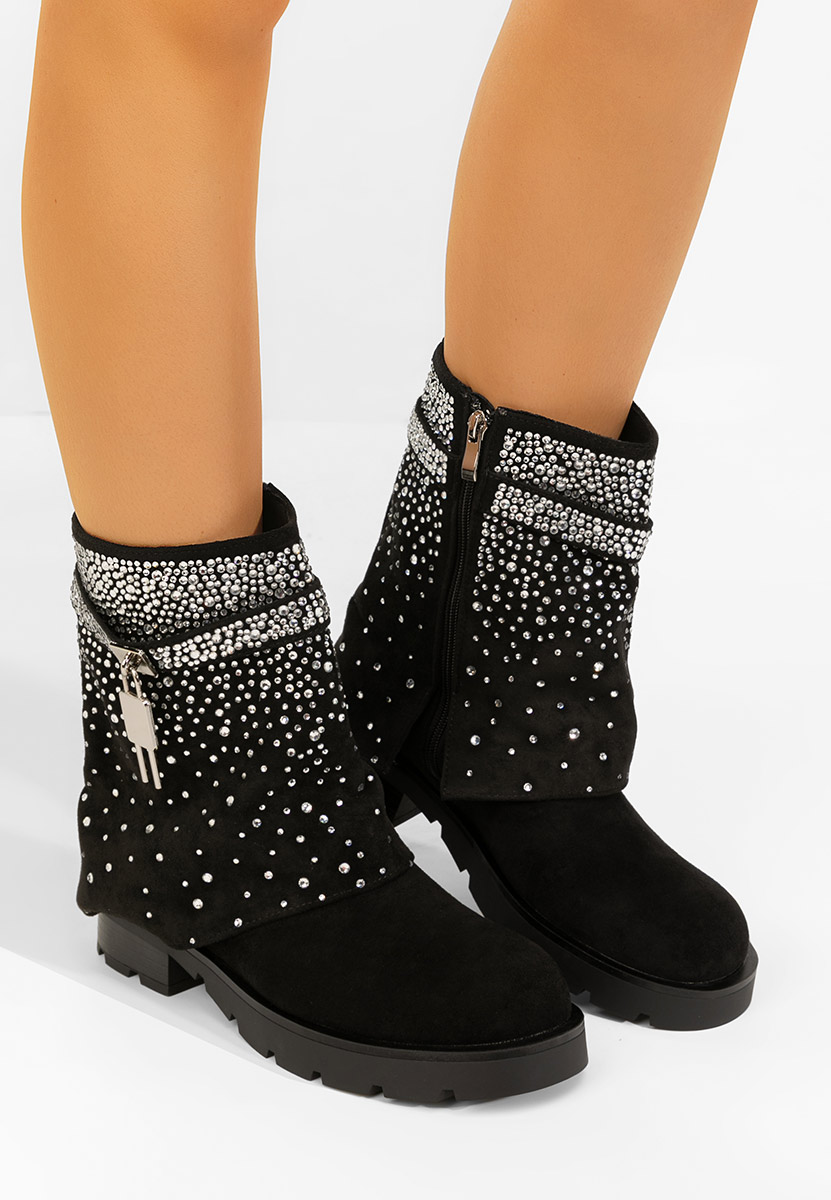 Nevira fekete rövid szárú csizma