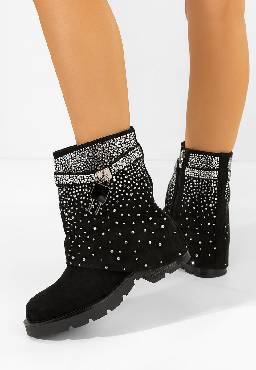 Nevira fekete rövid szárú csizma