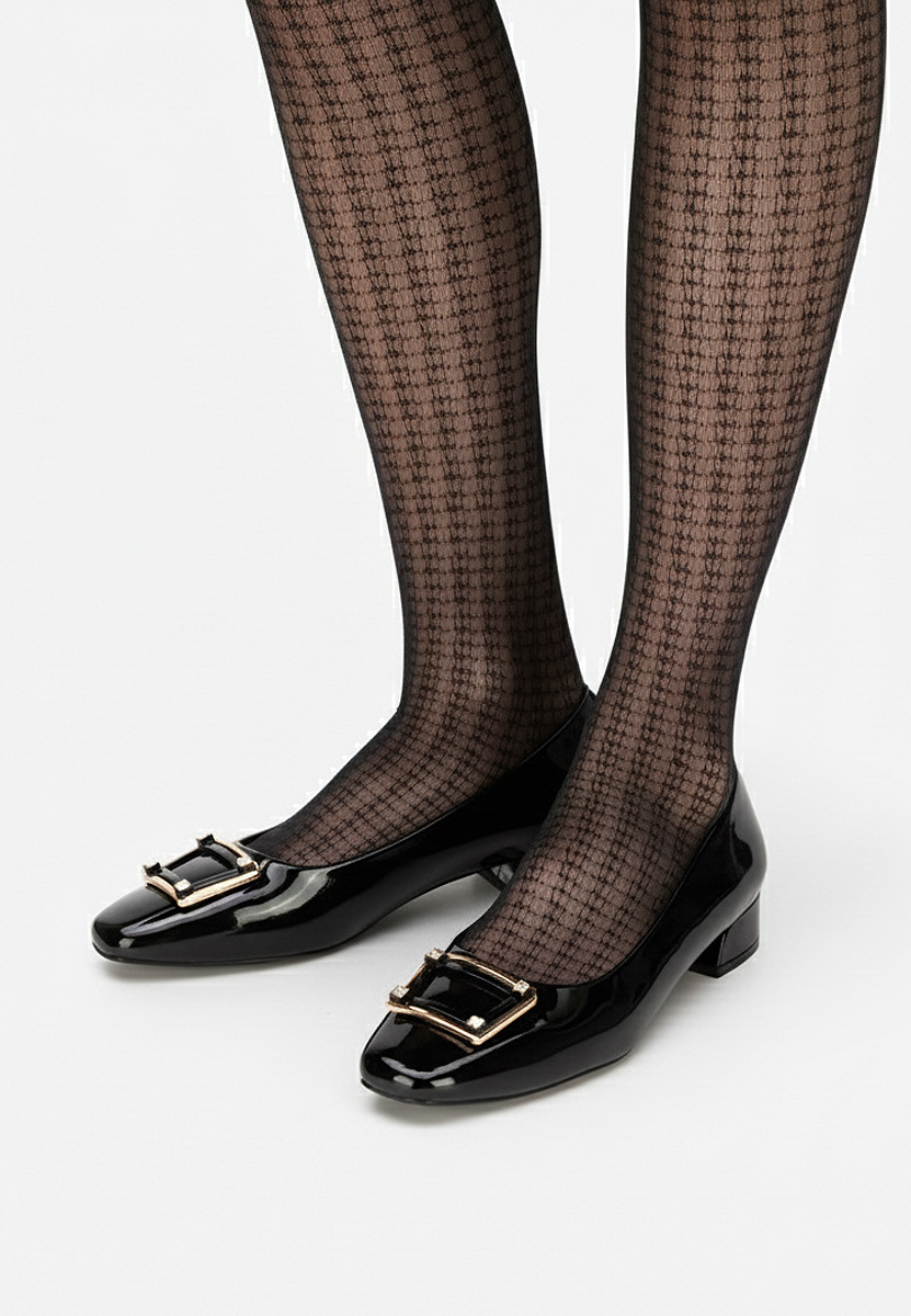 Huana fekete alacsony sarkú körömcipő