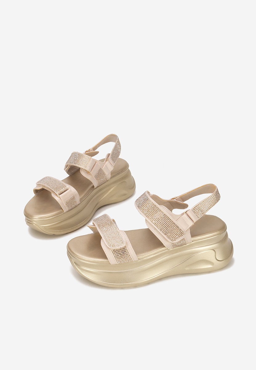 Sakirra bézs platform szandál szandál