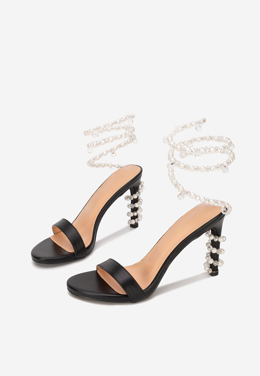 Amaia fekete tűsarkú szandál