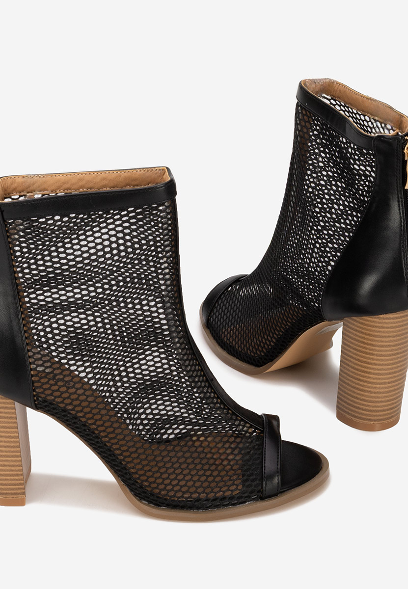 Laticia fekete rövidszárú magassarkú bokacsizma