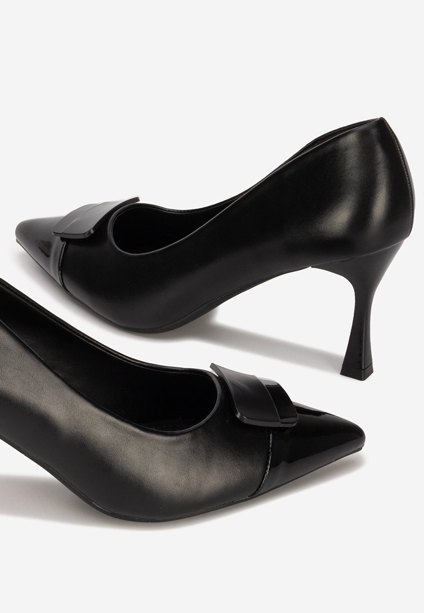 Diava fekete tűsarkú cipő 