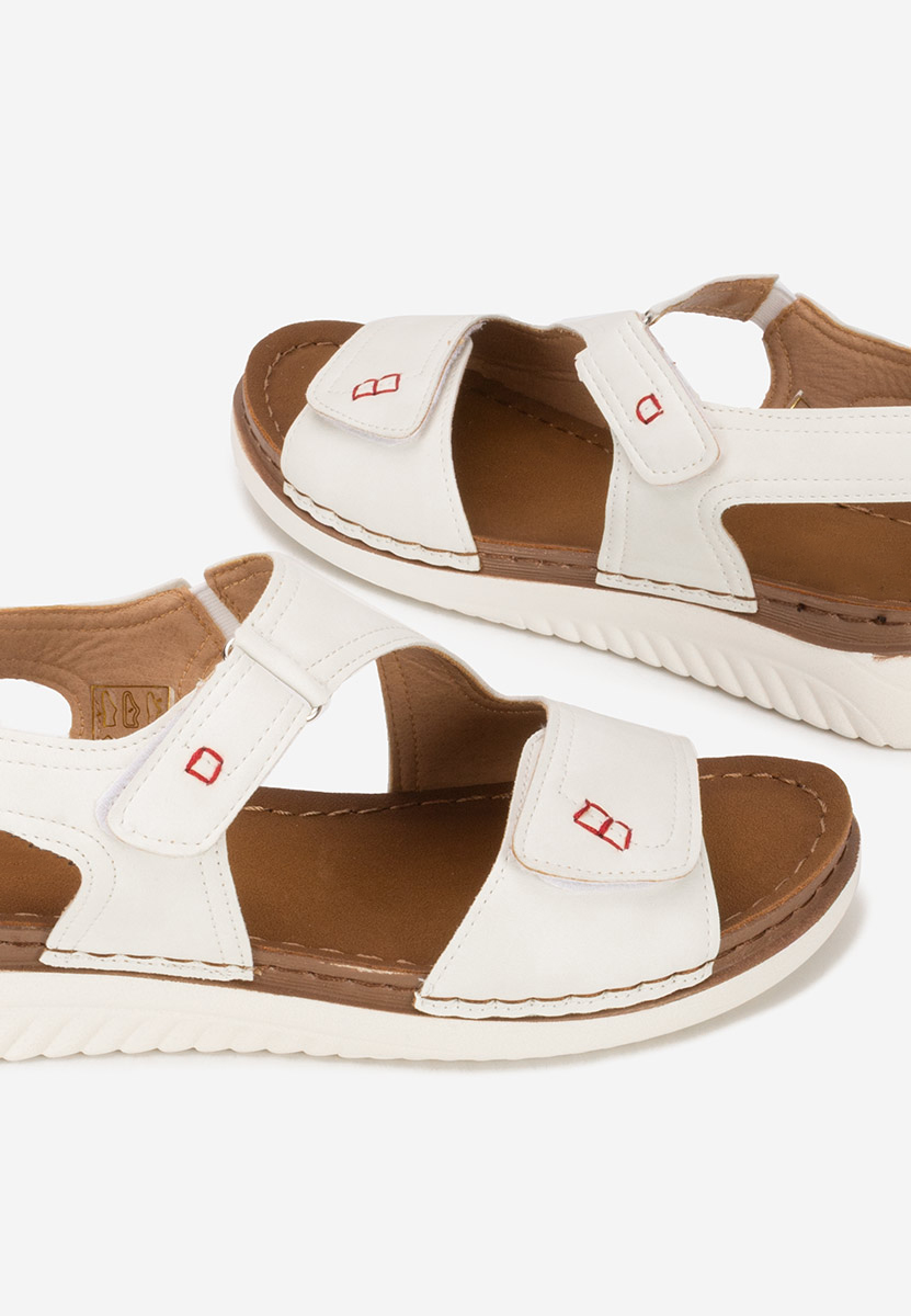 Metina v2 fehér lapos szandál