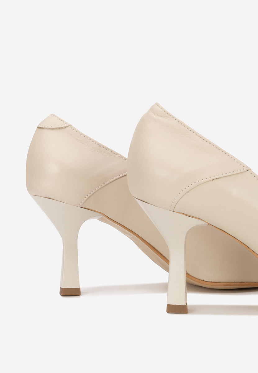 Colie bézs magassarkú cipő