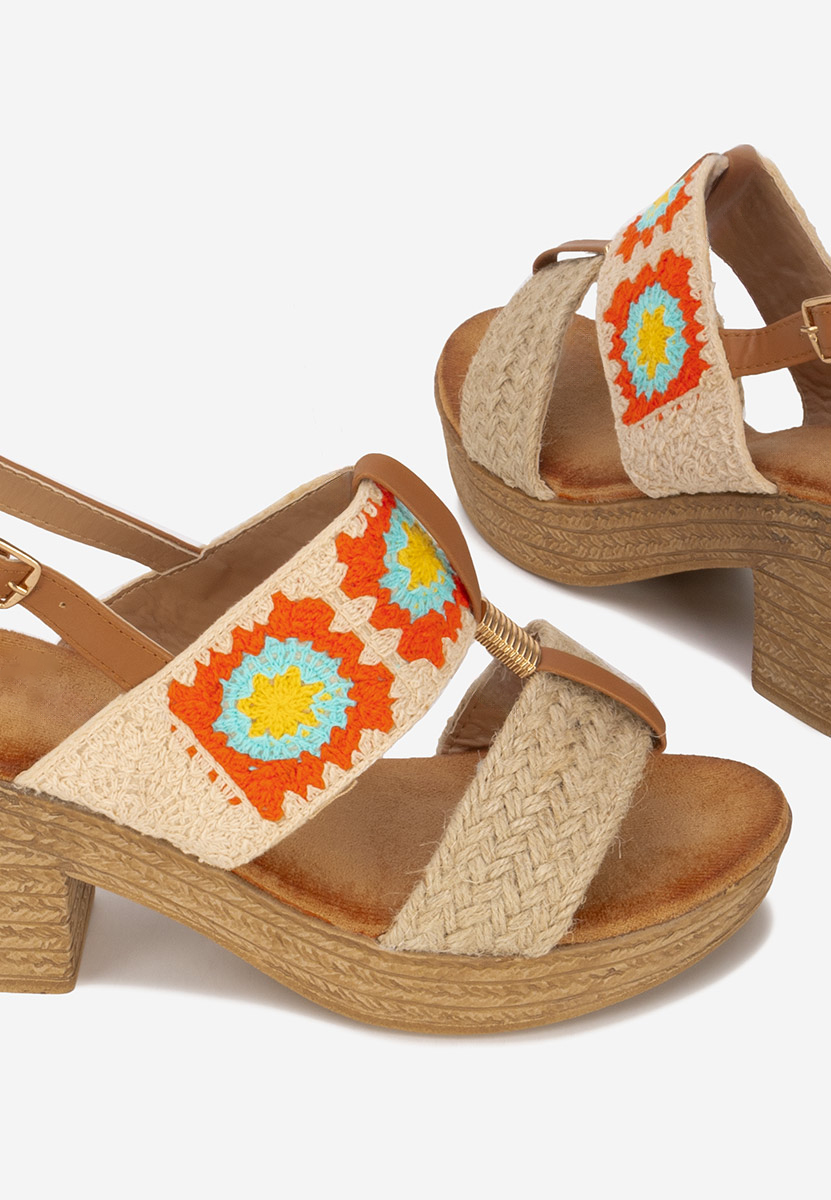 Zeina v3 bézs magas talpú szandál