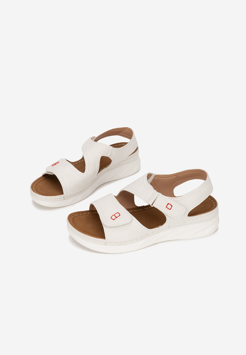 Metina fehér lapos szandál