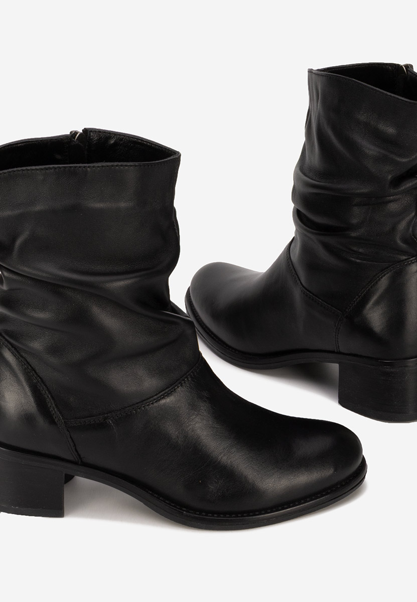 Tonja fekete bokacsizma vastag sarokkal