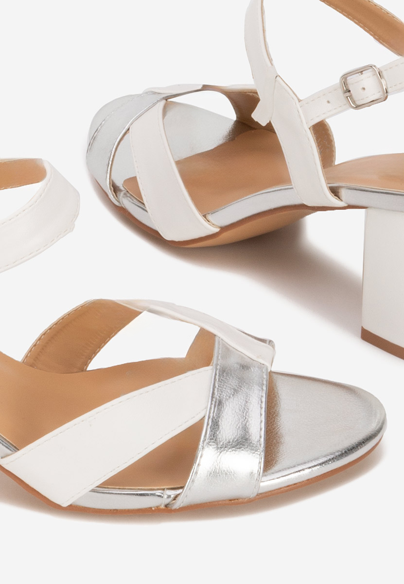 Marjana fehér vastag sarkú szandál 