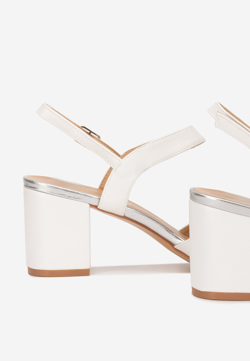 Marjana fehér vastag sarkú szandál 