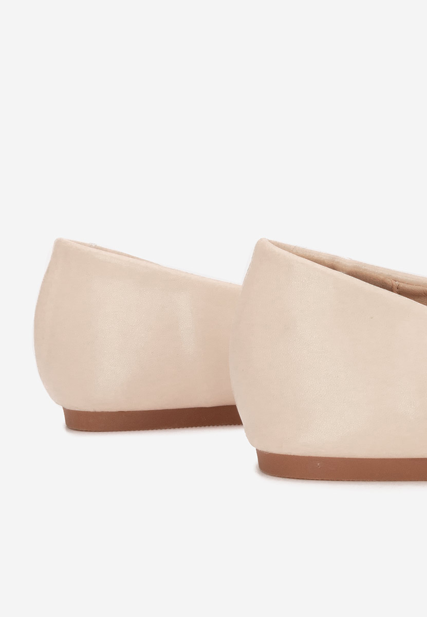 Izaura bézs hegyes orrú balerina
