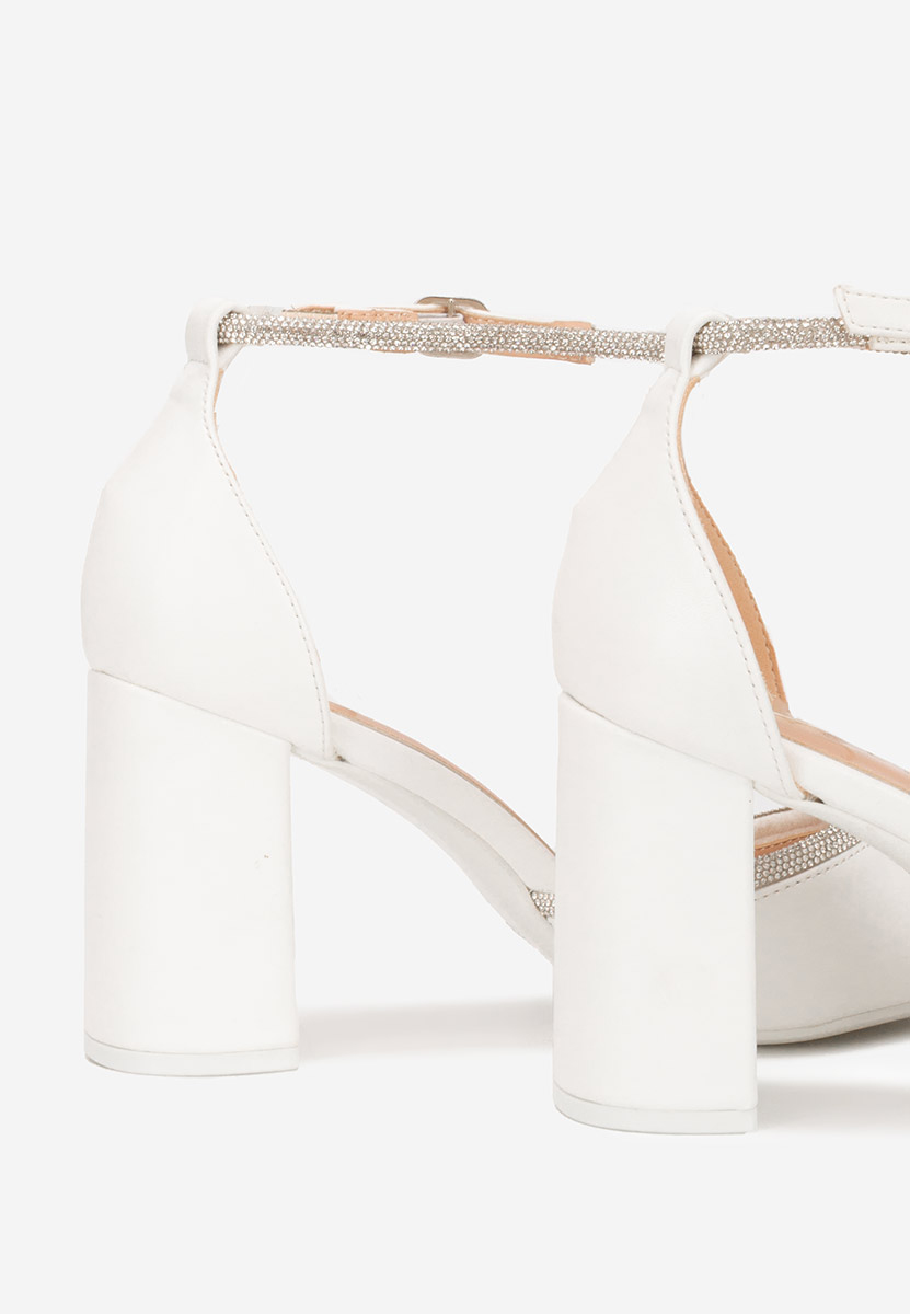 Iustina fehér elegáns magassarkú cipő