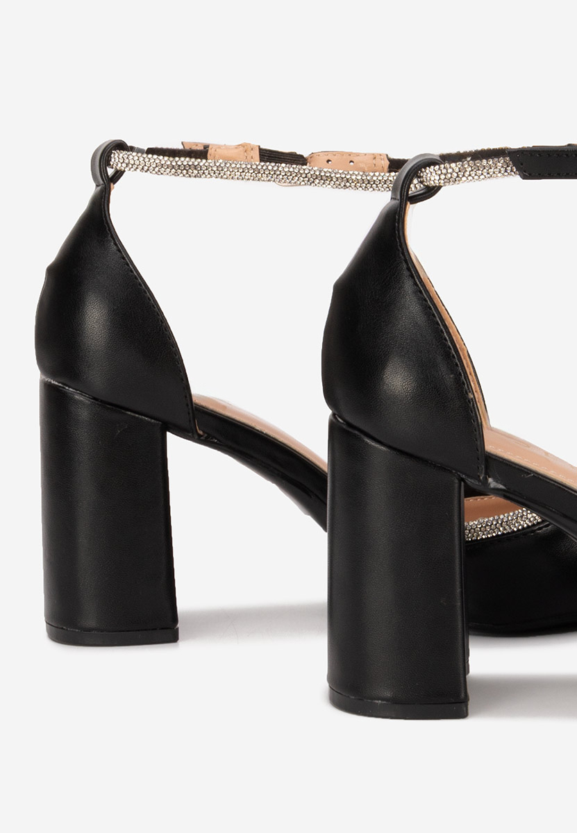 Iustina fekete elegáns magassarkú cipő