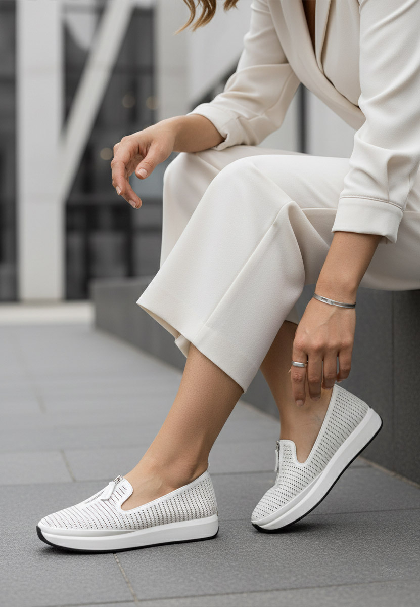 Finnia fehér fűzős női cipő