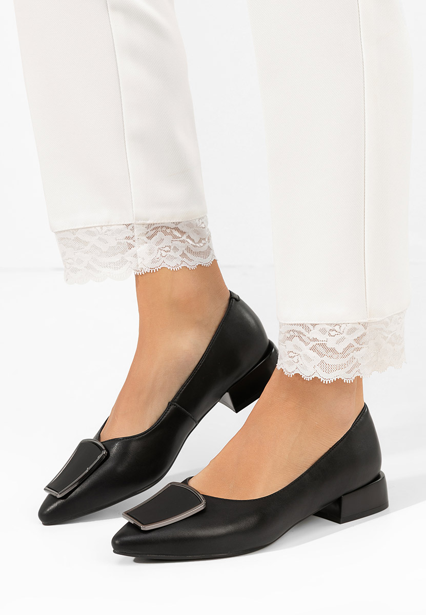 Darila fekete alacsony sarkú körömcipő