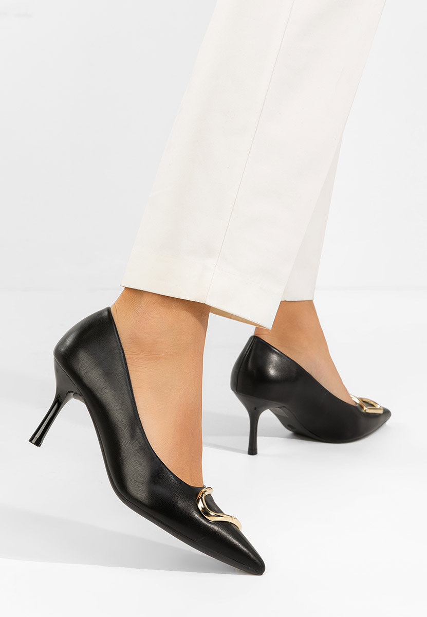 Cecinia fekete tűsarkú cipő 