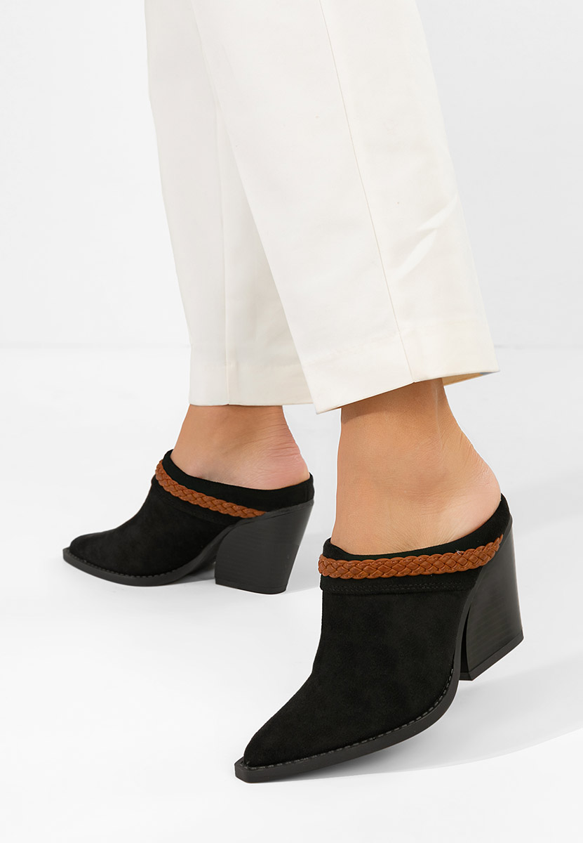 Marlenia fekete magassarkú klumpa