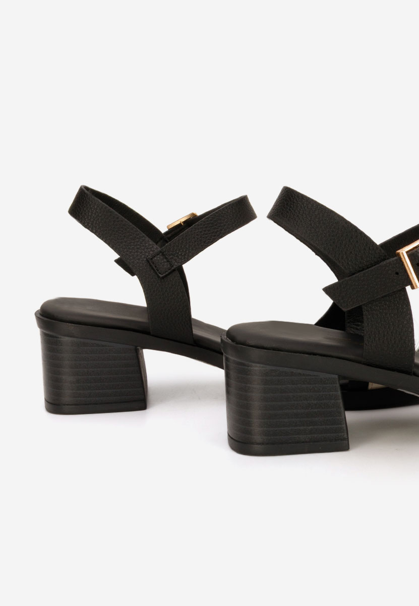 Iustinia fekete vastag sarkú szandál 