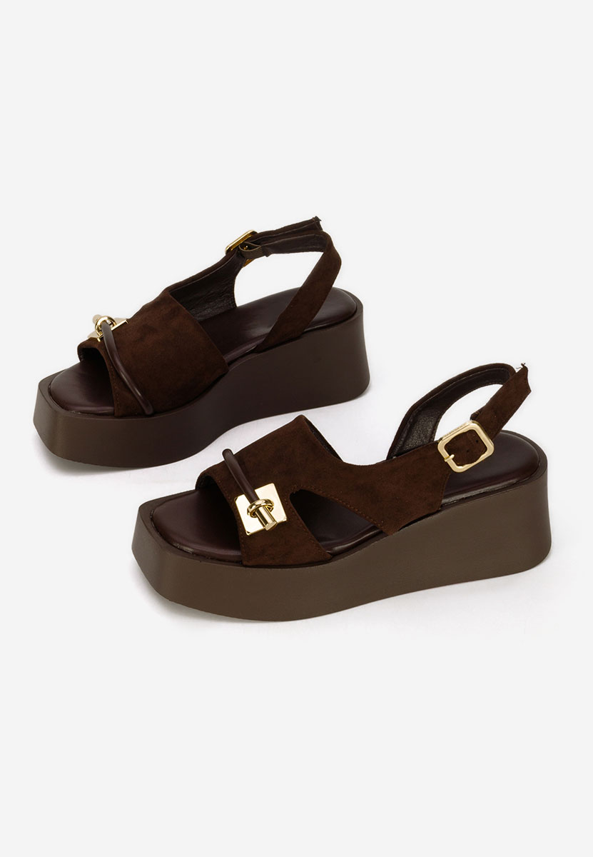 Levy barna platform szandál