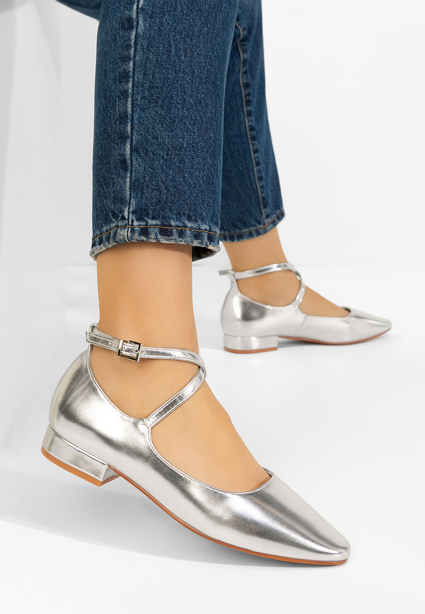 Hurania ezüst alacsony sarkú körömcipő