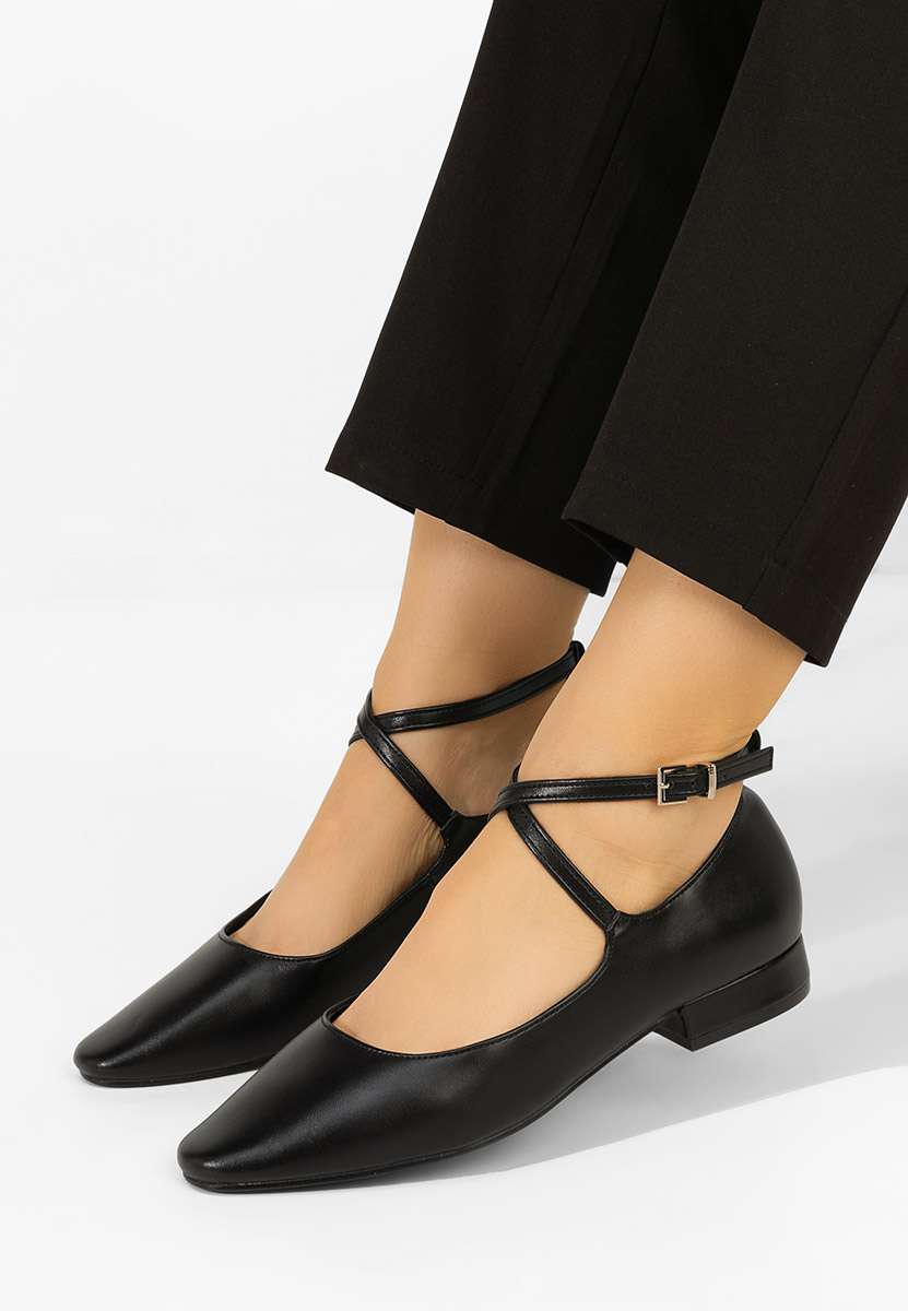 Hurania fekete alacsony sarkú körömcipő